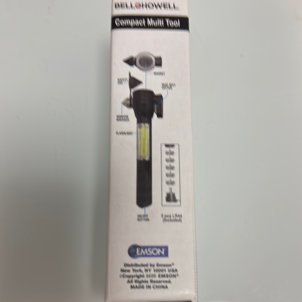 Compact Multi Tool Flashlight with Safety Features - Picture 3 of 3